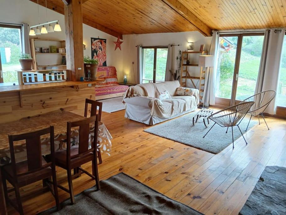 Bright Loft With Mountain And Nature View Sougraigne Luaran gambar